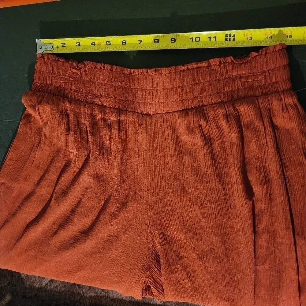 New Directions Wide Leg Boho Capris Gold Accents -Rust Size L NWT